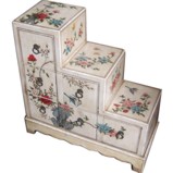 Creamy Six-Drawer Step Chest